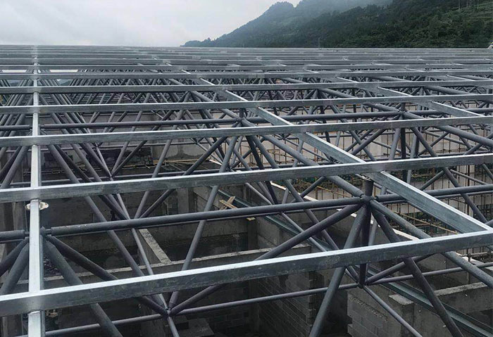 韩城仁怀冠英学校艺体楼网架